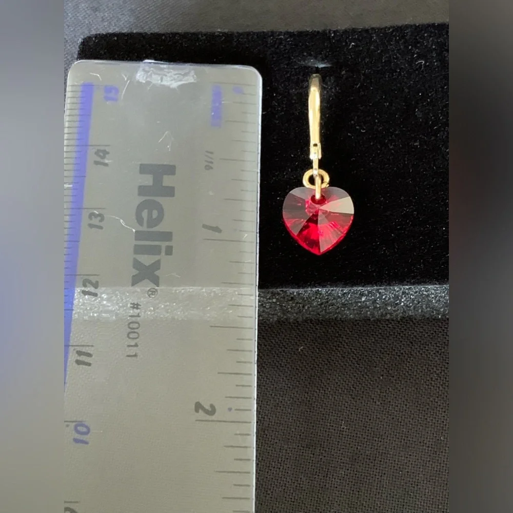 Set of two heart-shaped lever back earrings red and pink crystal